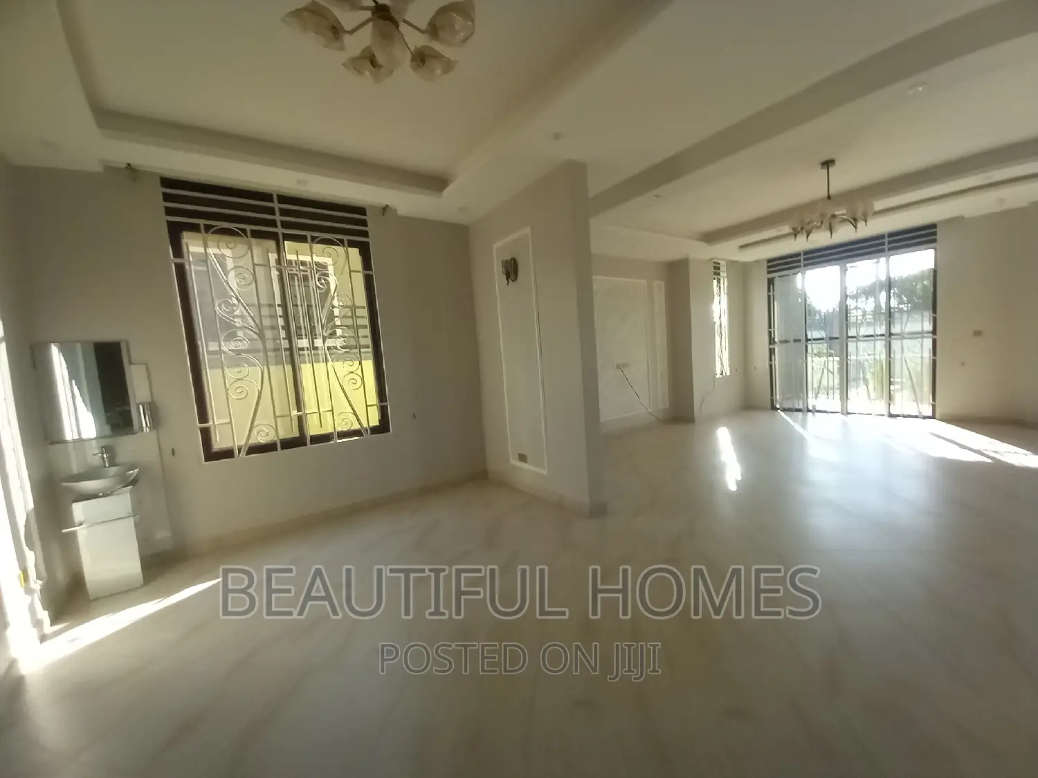 Furnished 6bdrm Mansion in Kira Perfect Estate for sale
