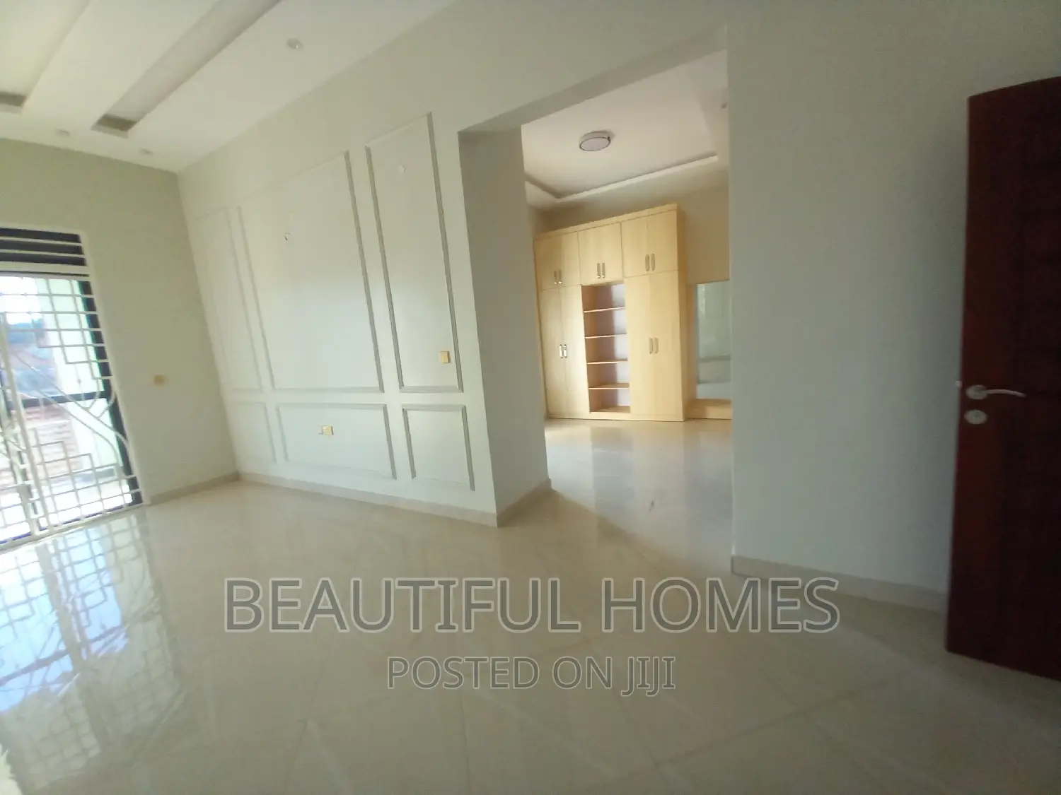 Furnished 6bdrm Duplex in Kira Perfect for sale