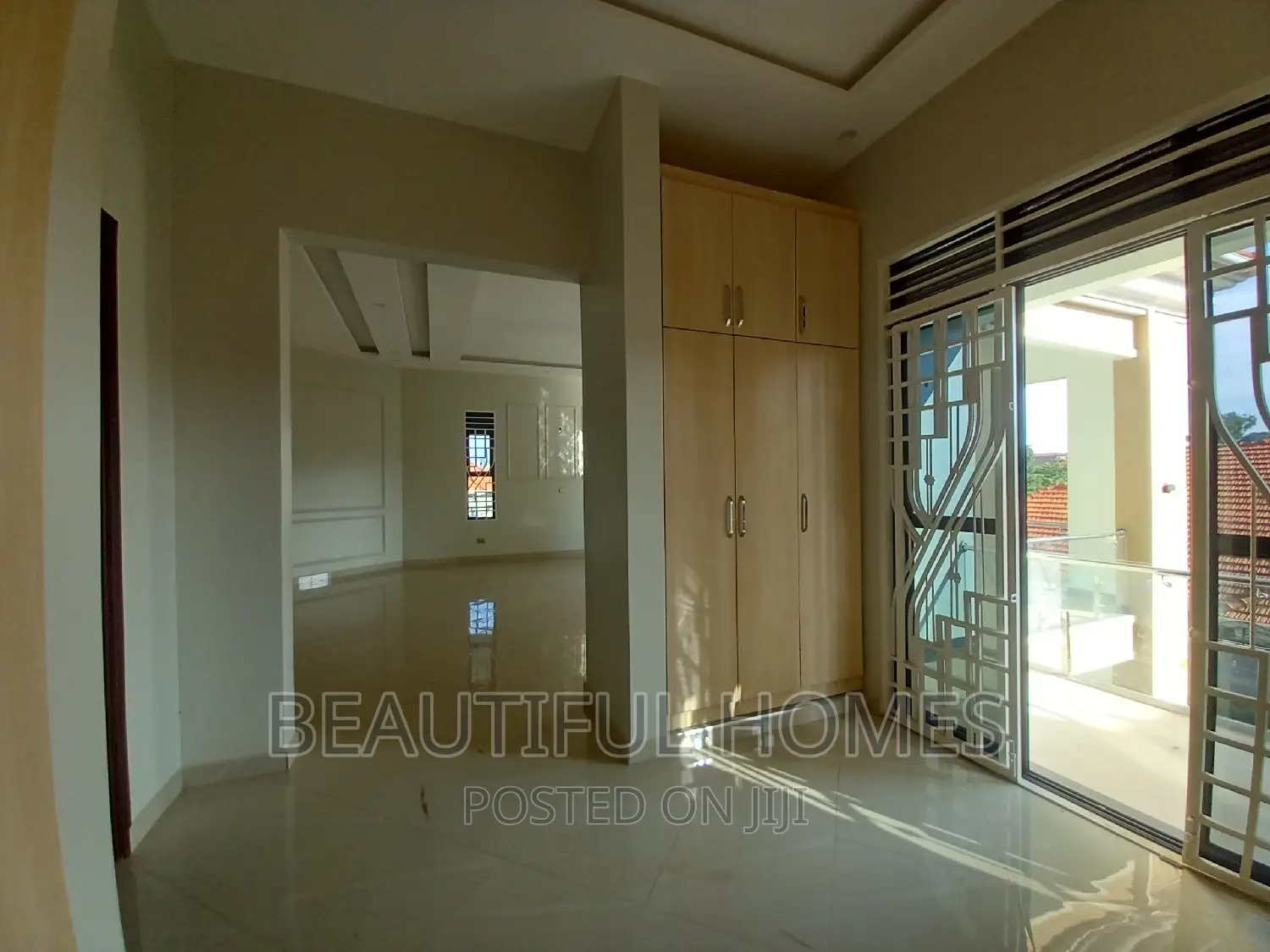 Furnished 6bdrm Duplex in Kira Perfect for sale