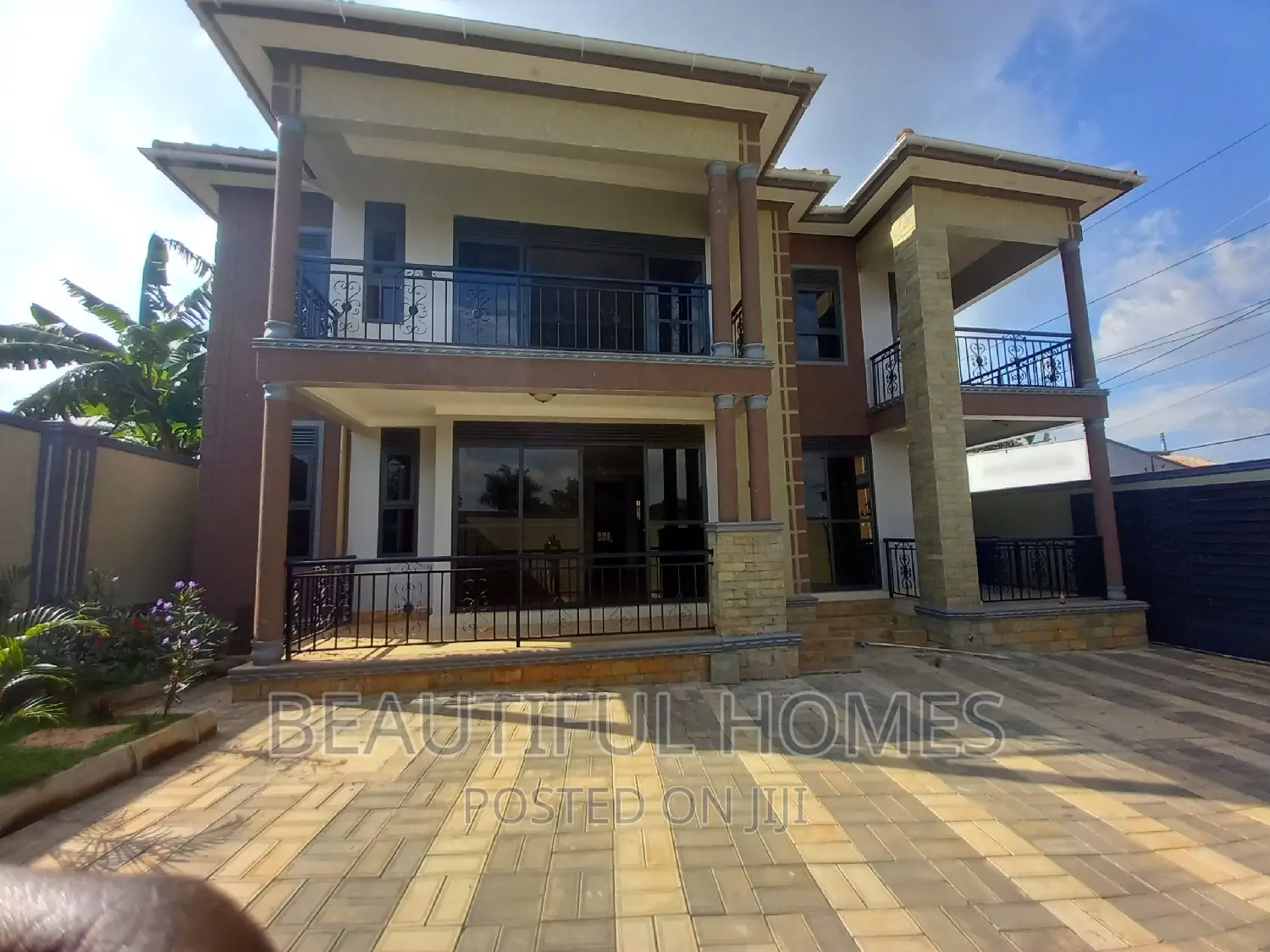 Furnished 6bdrm Mansion in Kira Mamerito Road for sale