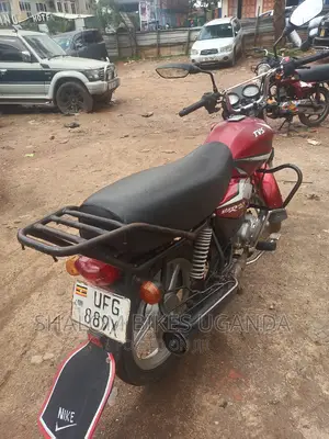 TVS HLX 125 2023 Red