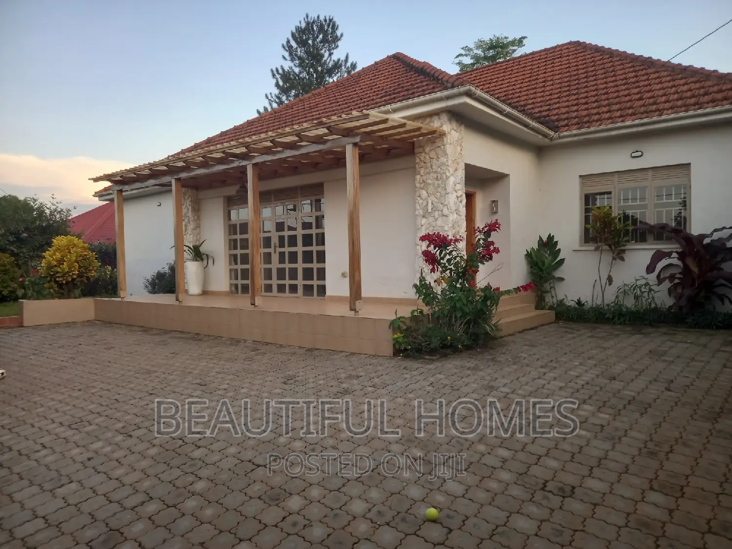 Furnished 4bdrm House in Kira Mamerito Road for sale