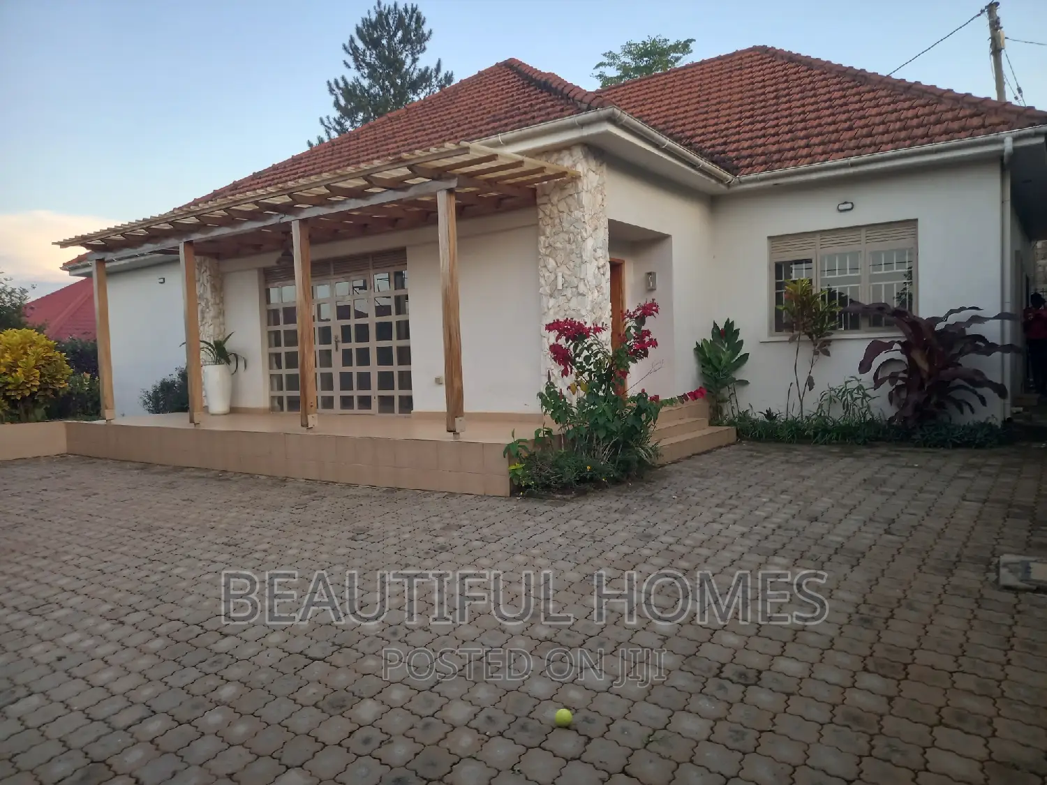 Furnished 4bdrm House in Kira Mamerito Road for sale