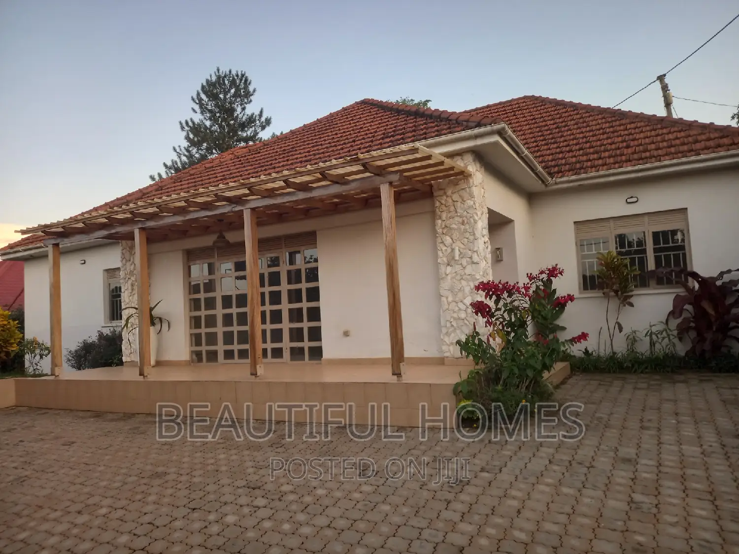 Furnished 4bdrm Bungalow in Kira Mamerito Road for sale