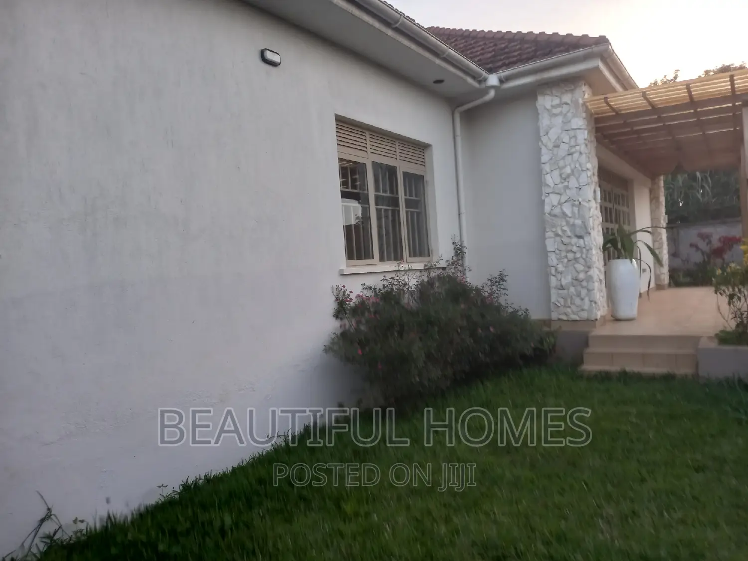 Furnished 4bdrm House in Kira for sale