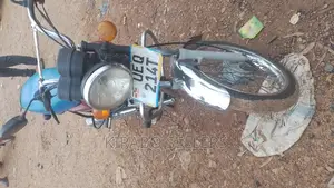 Bajaj Boxer 100 2020 Red