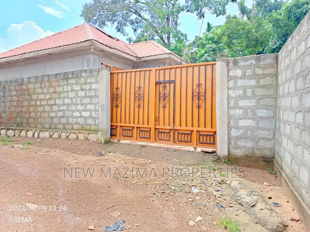 2bdrm Bungalow in Bulenga, Central Division for sale