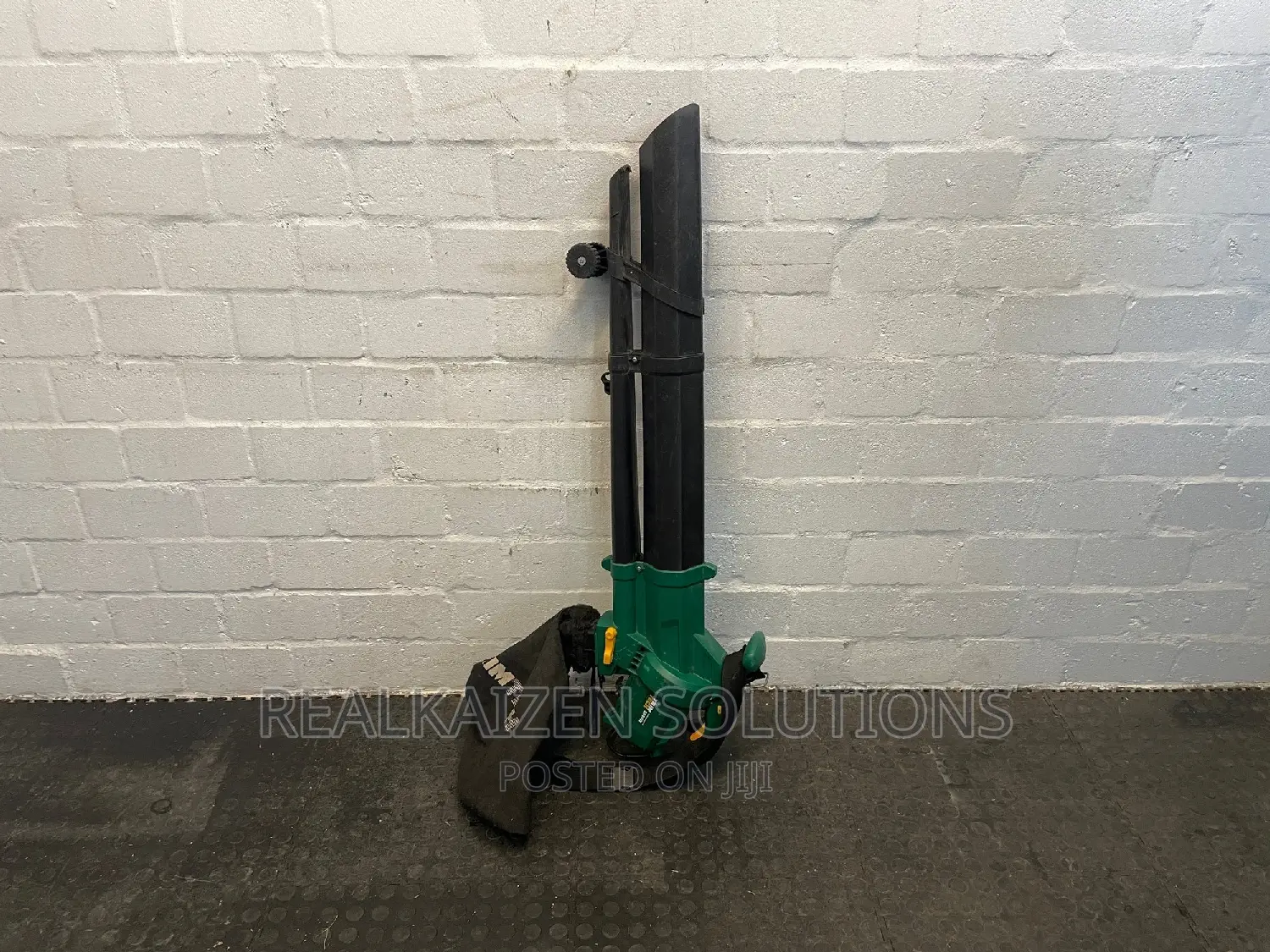 TRIMTECH Electric Leaf Mulcher Garden Vacuum Blower 2800W
