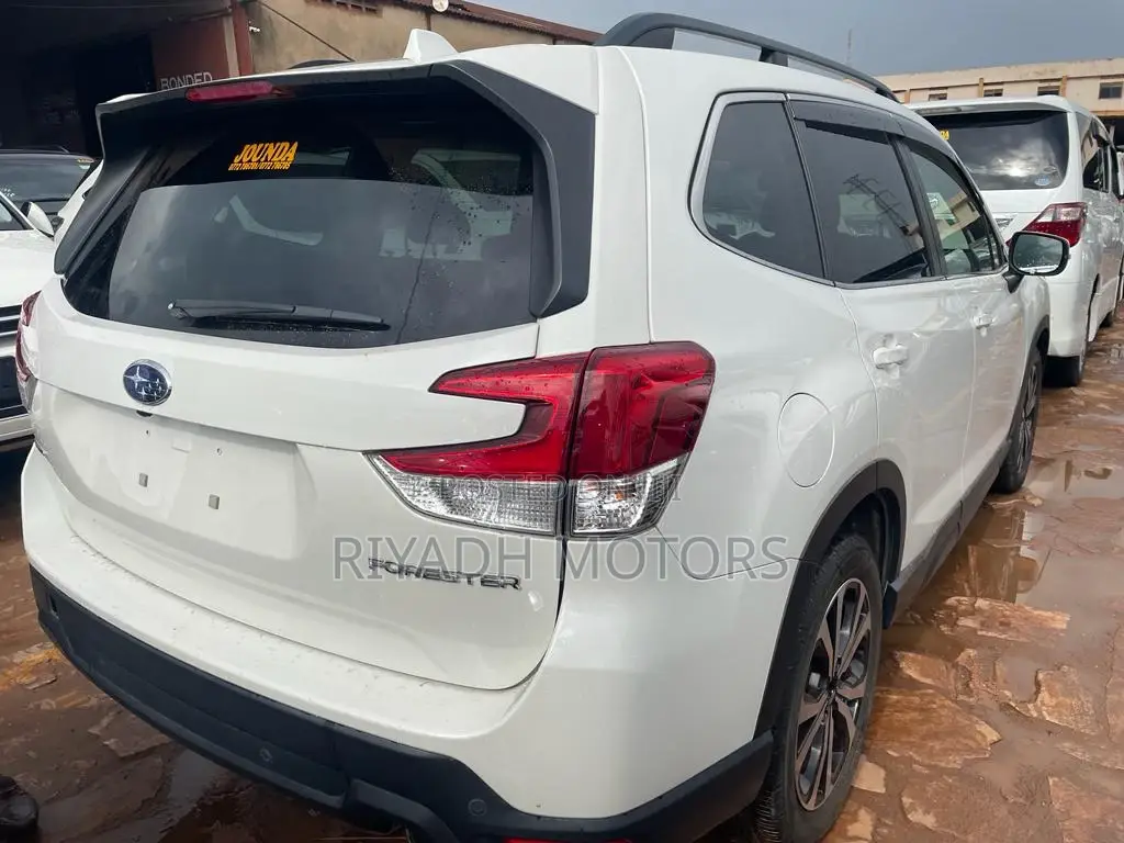 Subaru Forester 2.0XT Premium AWD 2017 White