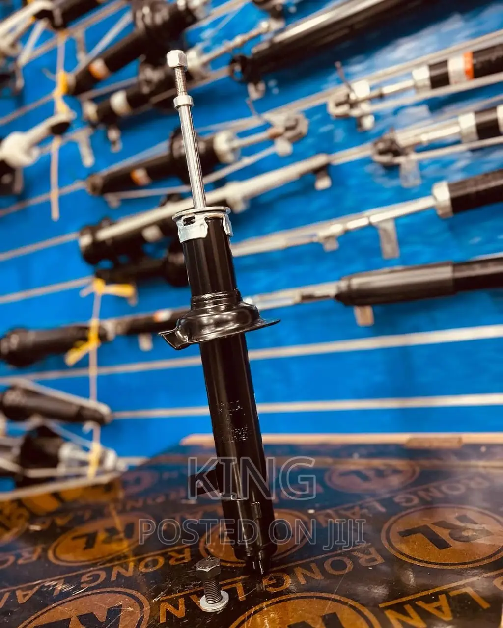 Noah Hind Shock Absorber