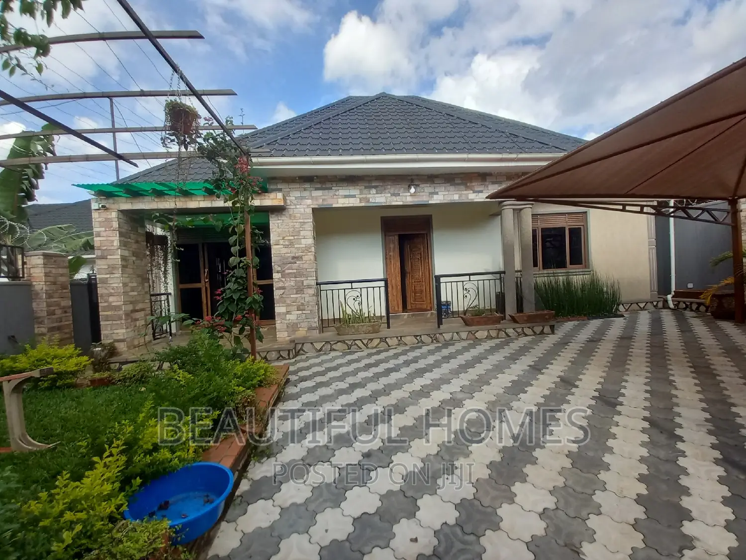 Furnished 4bdrm Bungalow in Kira Nabusugwe for sale