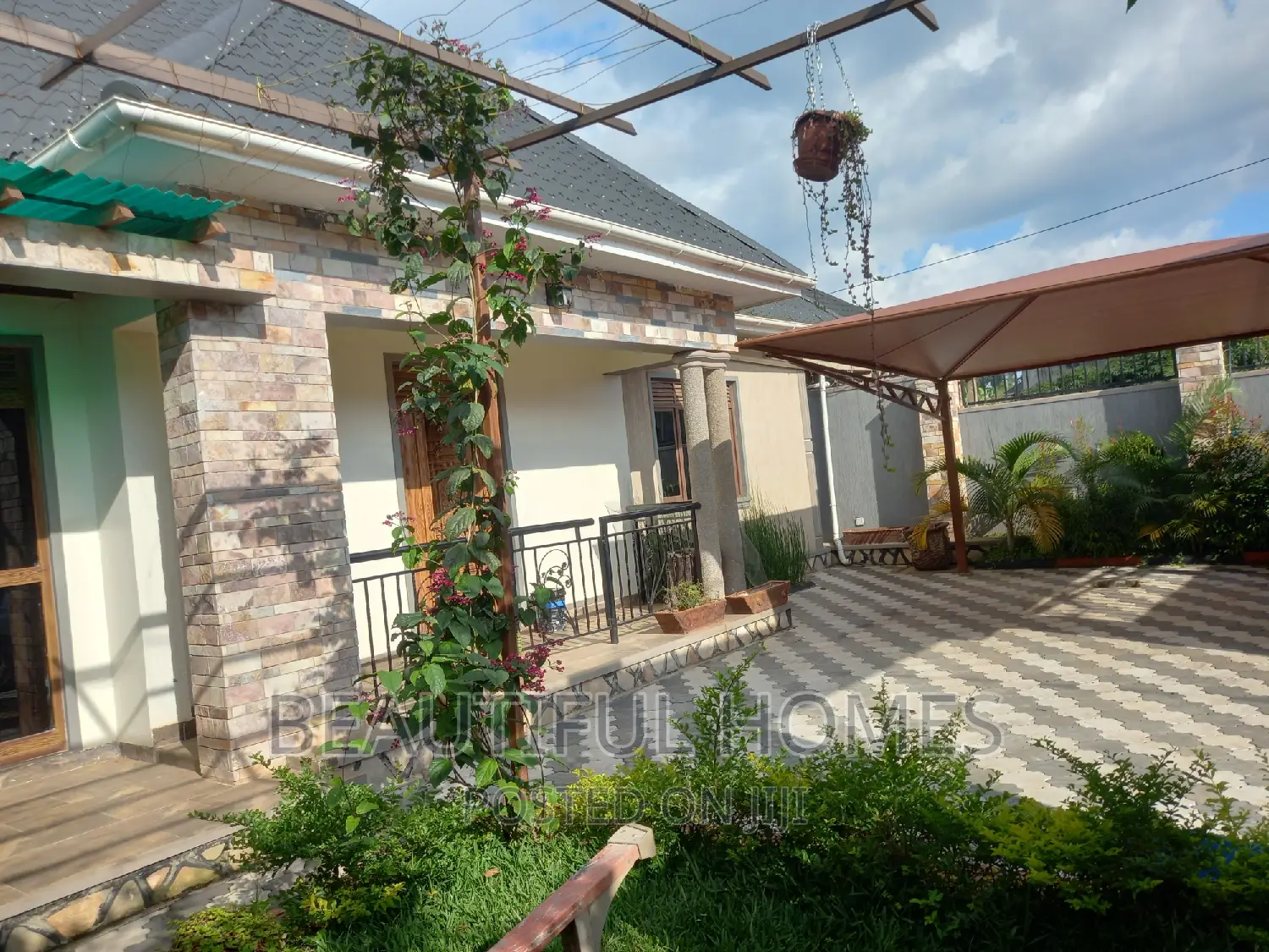Furnished 4bdrm Bungalow in Kira Nabusugwe for sale