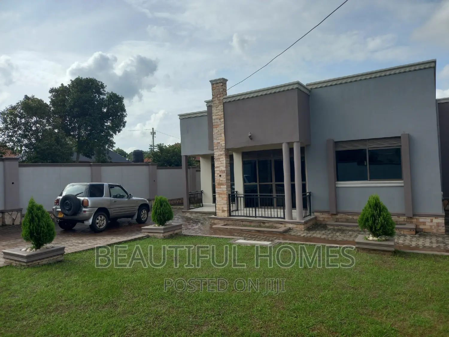 Furnished 4bdrm Bungalow in Kira for sale