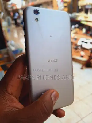 Sharp Aquos Sense SHV40 32 GB Gold