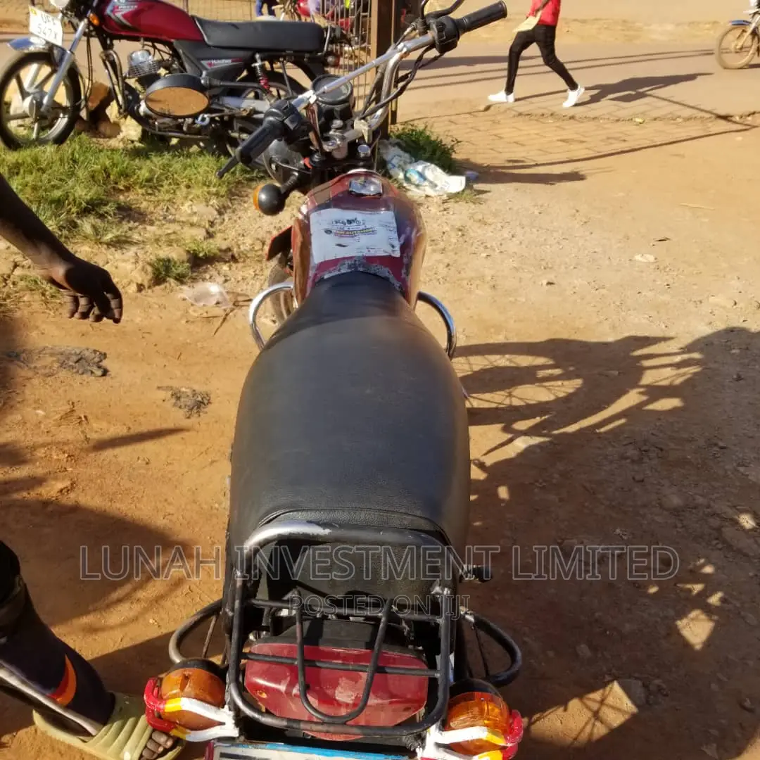 Bajaj Boxer 2020 Red