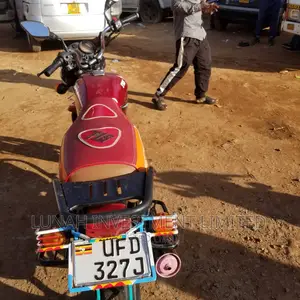 TVS HLX 125 2022 Red
