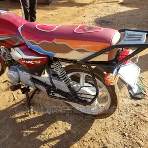 TVS HLX 125 2022 Red