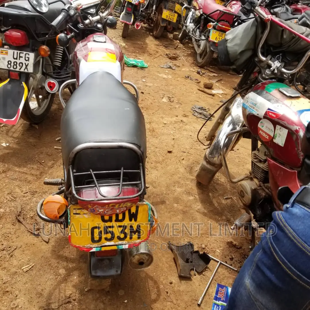 Bajaj Boxer 2021 Red