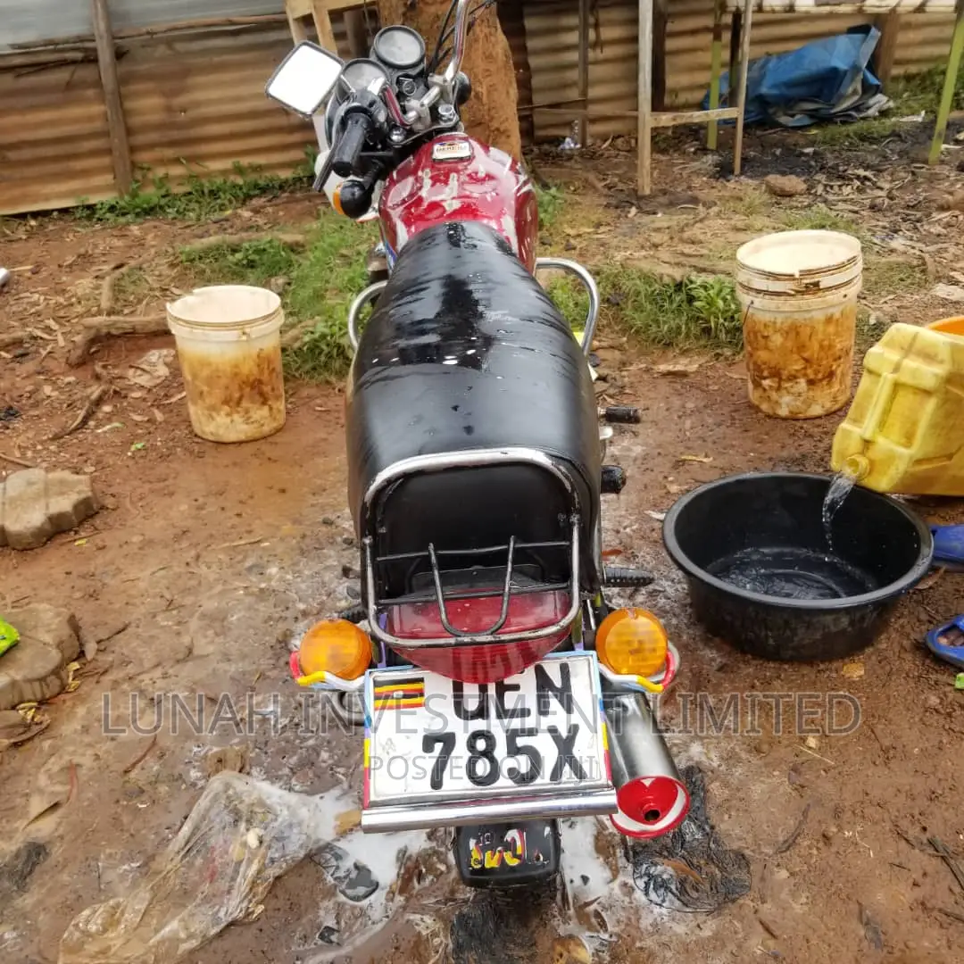 Bajaj Boxer 2021 Red