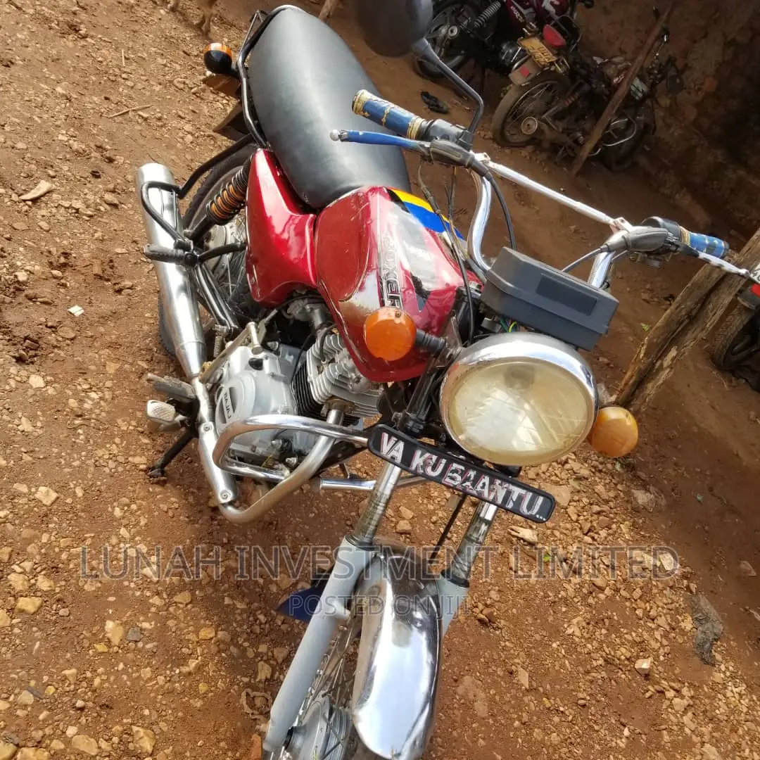 Bajaj Boxer 2021 Red