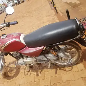 Bajaj Boxer 2021 Red