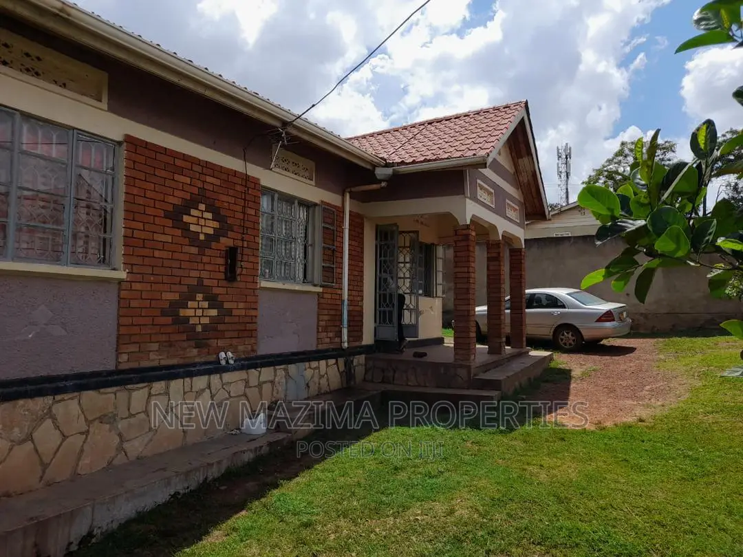 3bdrm Bungalow in Namungoona, Central Division for sale