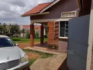 3bdrm Bungalow in Namungoona, Central Division for sale