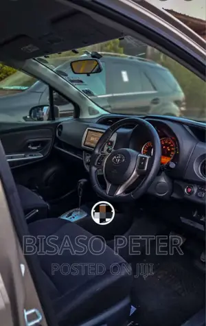 Toyota Vitz 1.3 AWD 3dr 2014 Gold