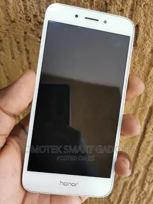 Photo - Honor 6A 16 GB Rose Gold