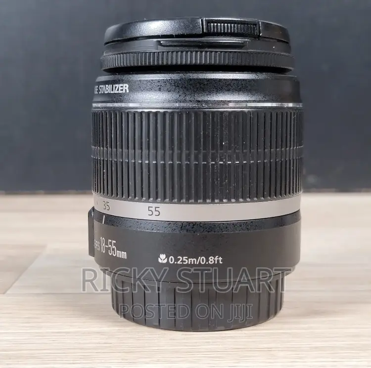 Canon Zoom Ef-S 18-55mm F3.5-5.6 IS Camera Lens
