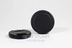 Canon Zoom Ef-S 18-55mm F3.5-5.6 IS Camera Lens