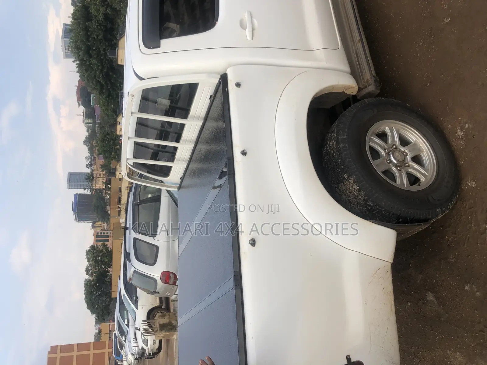 Aluminum Coated Hard Trifold Tonneau Cover