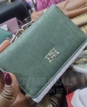 Trolley Multi Card Slot Short Zipper Ladies Wallet