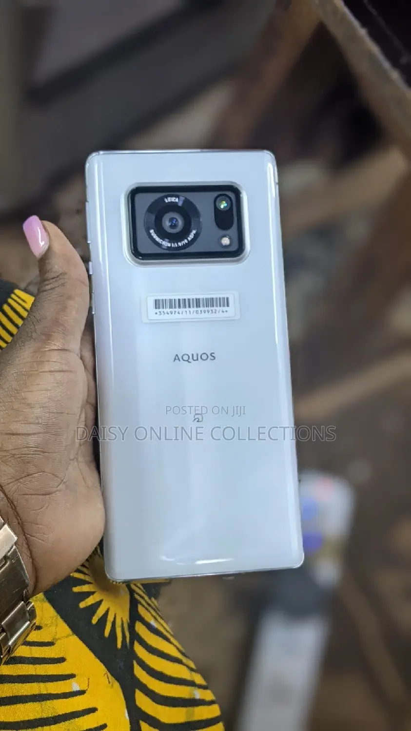 New Sharp Aquos R6 128 GB White