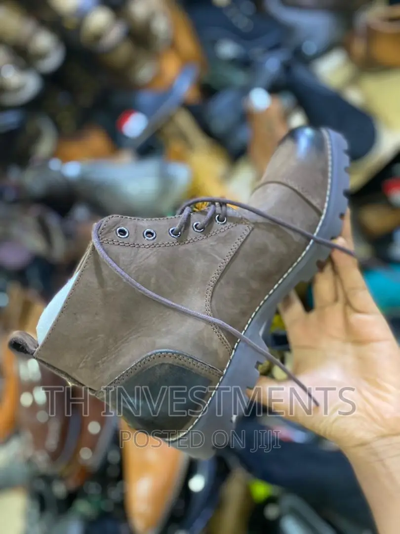 Men's Leather Boots.