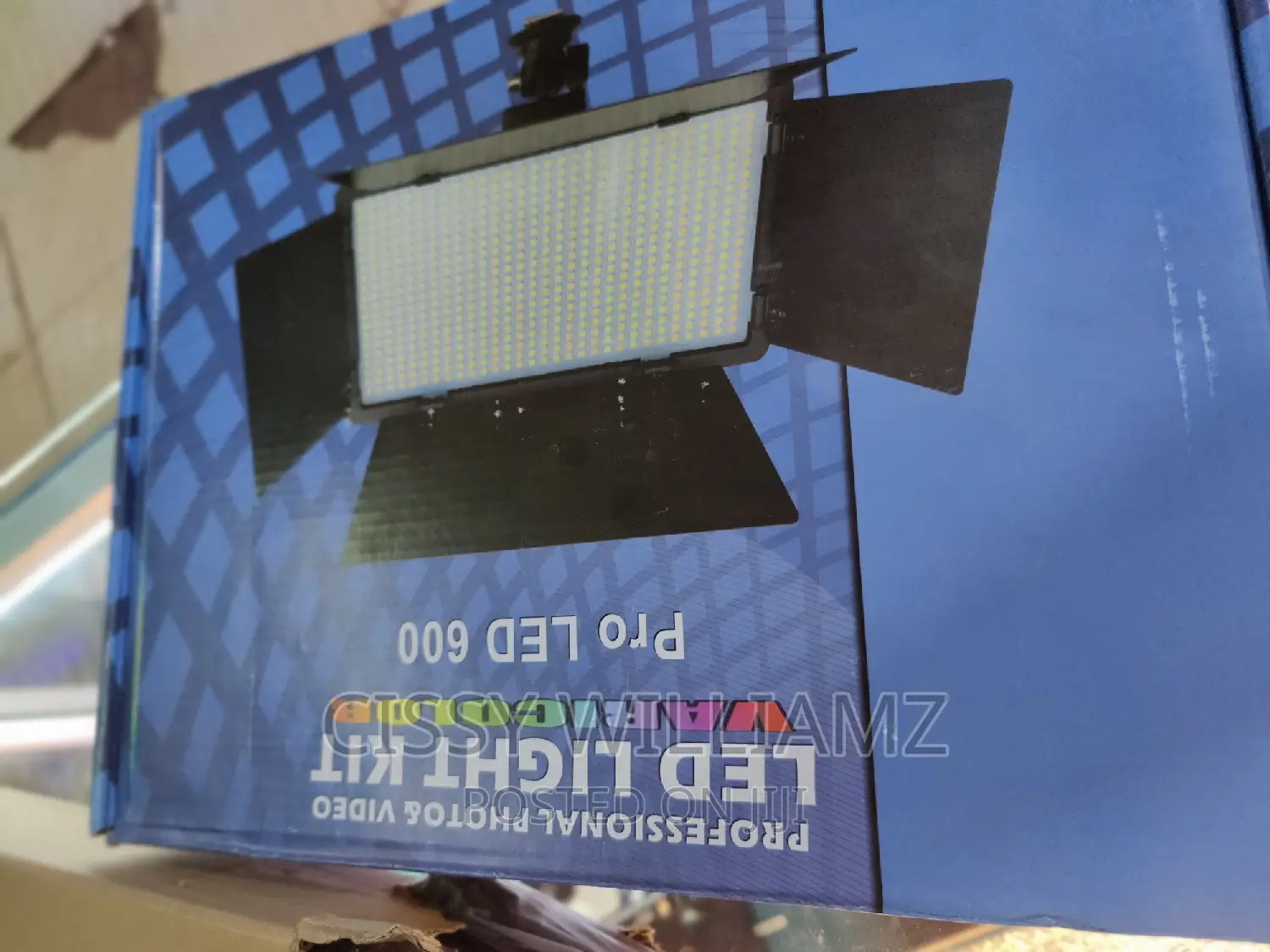 Pro Led 600 Professional Photo Video Light Kit