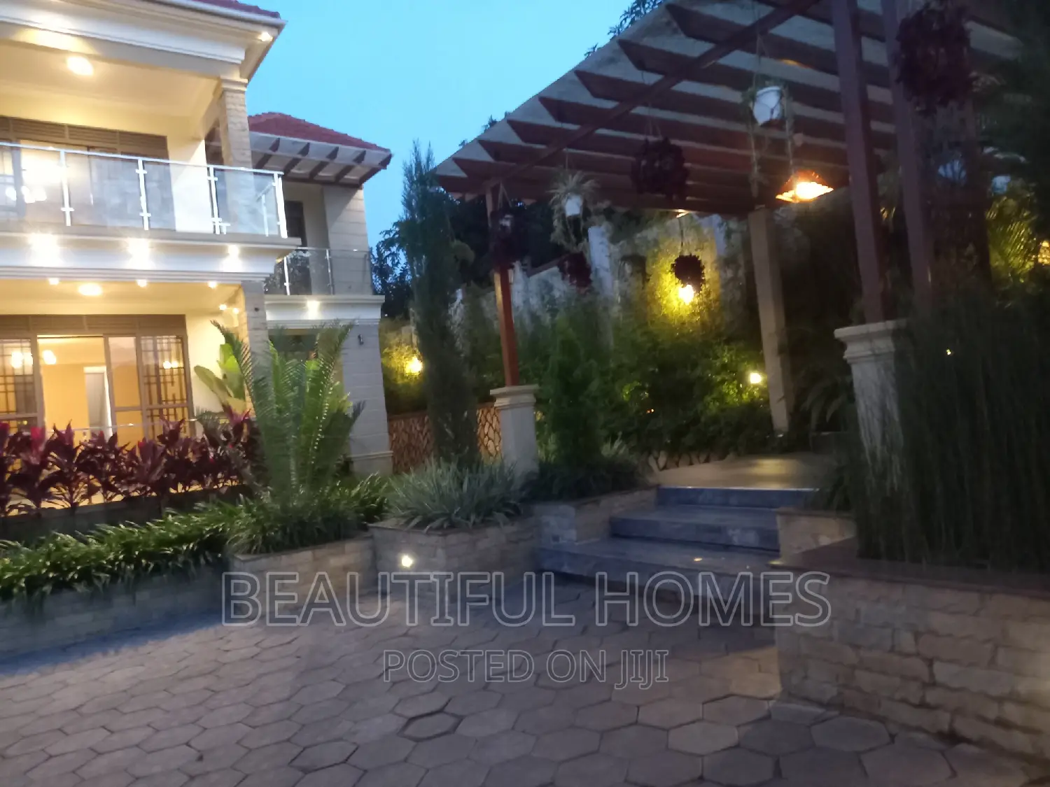 Furnished 7bdrm Duplex in Kyanja, Nakawa for sale
