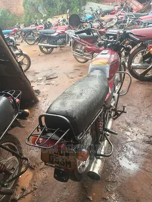 Bajaj Boxer 100 2013 Red