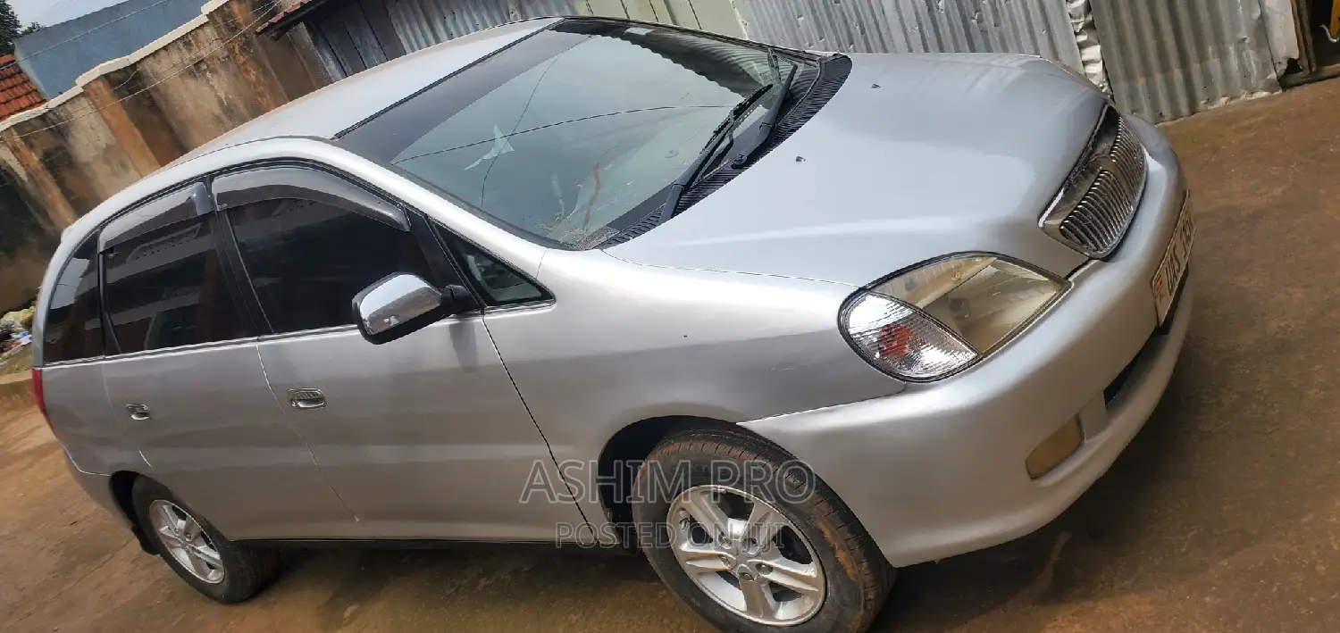 Toyota Nadia 2.0 150hp FWD 1999 Silver