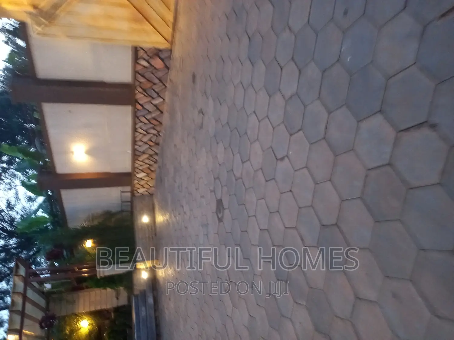 Furnished 7bdrm Duplex in Kyanja, Nakawa for sale