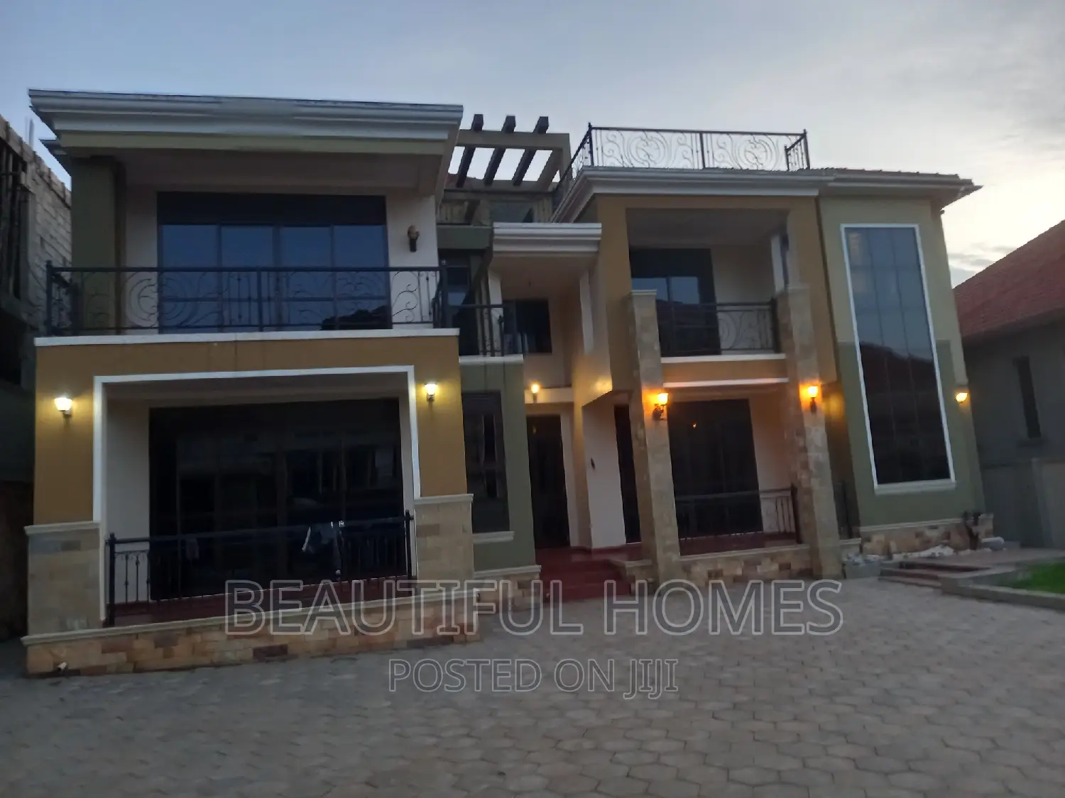 Furnished 6bdrm Duplex in Kyanja Rich, Nakawa for sale