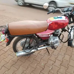 Bajaj Avenger 200 2023 Red