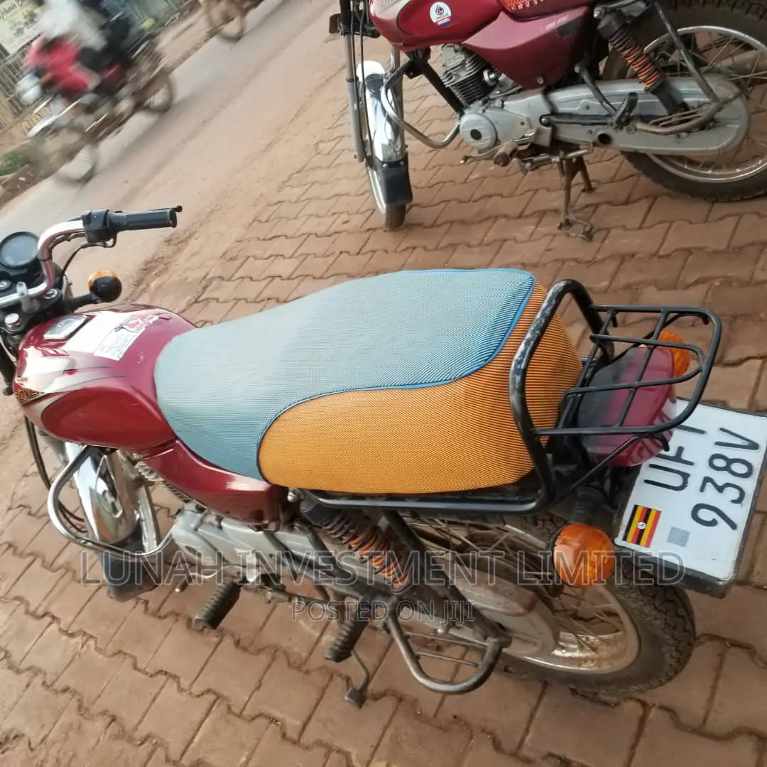 Bajaj Boxer 2022 Red