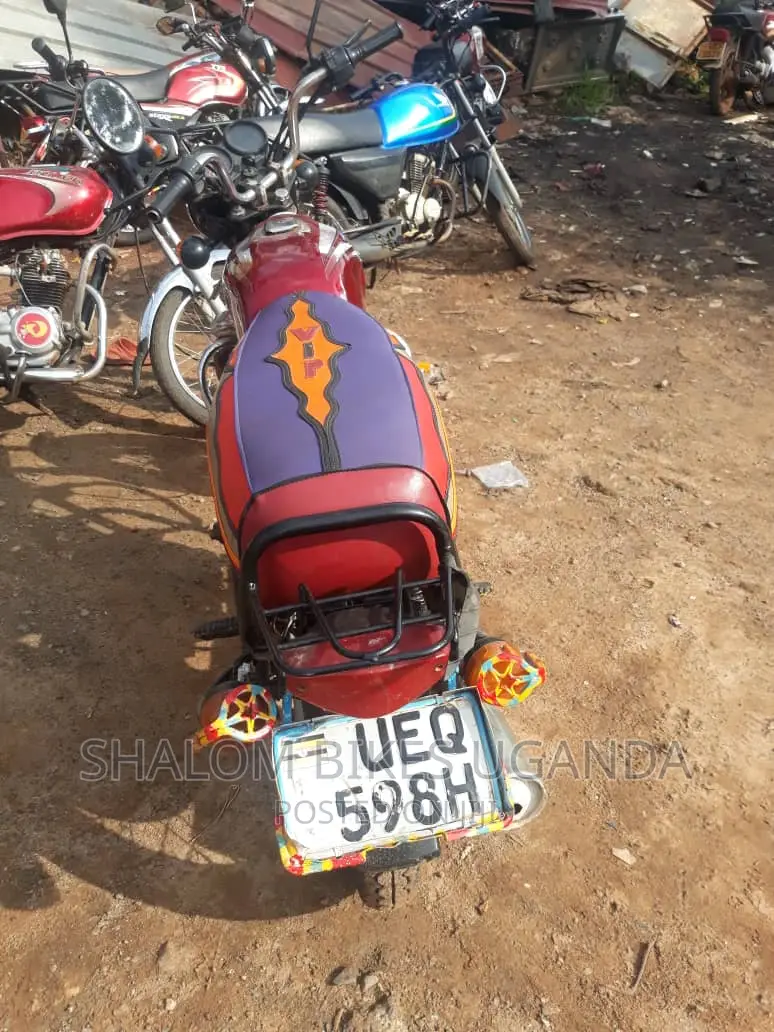 Bajaj Boxer 100 2020 Red