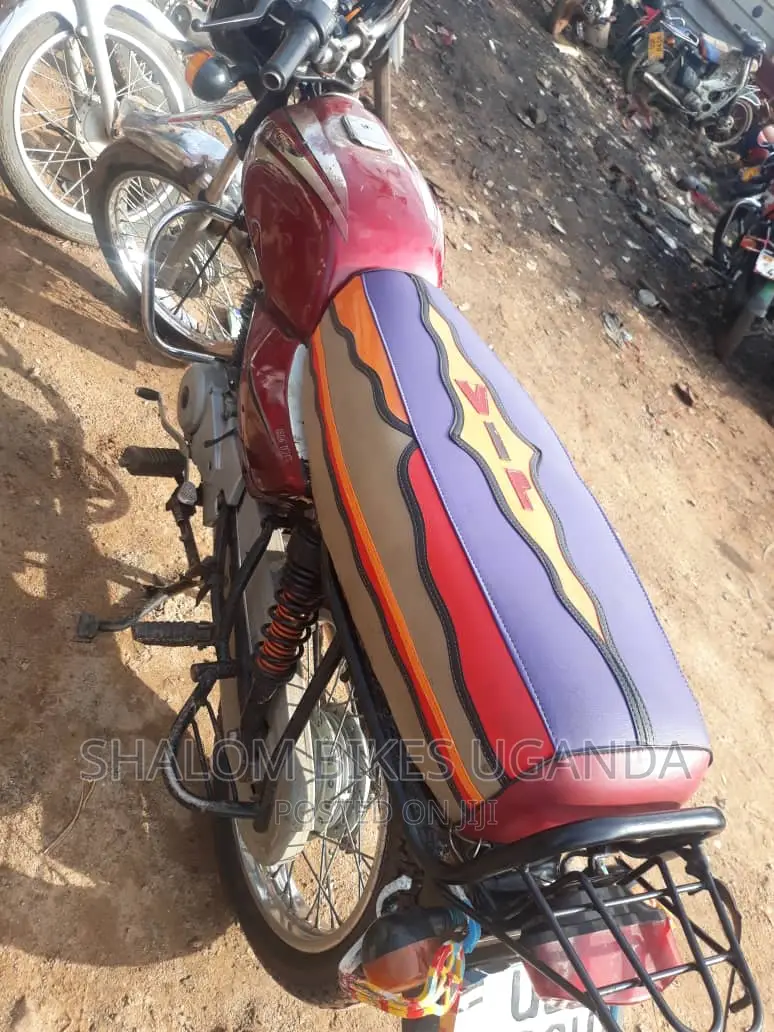 Bajaj Boxer 100 2020 Red