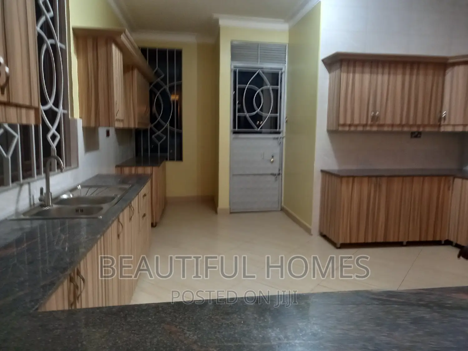 Furnished 7bdrm Mansion in Kyanja, Central Division for sale
