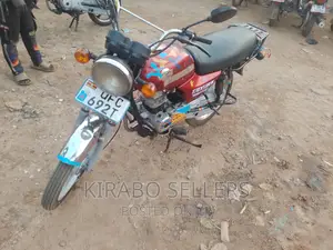 Bajaj Boxer 100 2022 Red