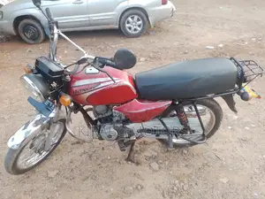 TVS HLX 125 2019 Red