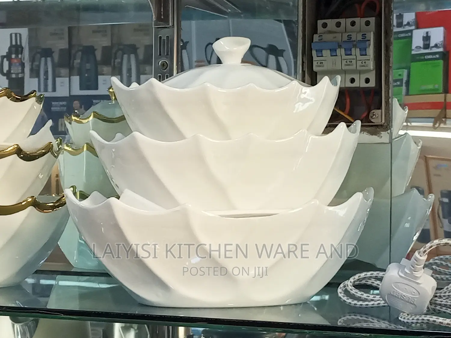 Aset of 3 Serving Oval Classy Dishes