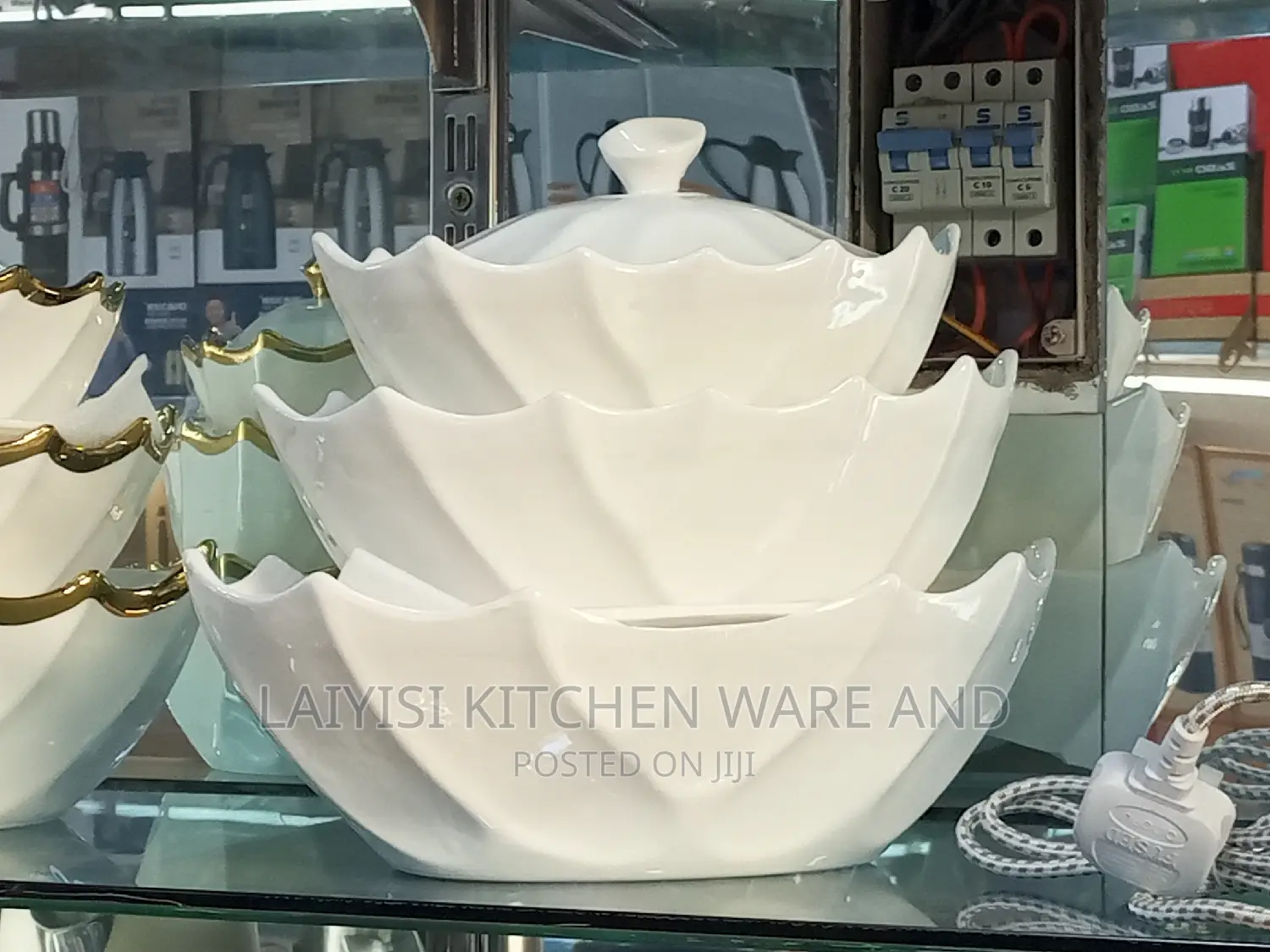 Aset of 3 Serving Oval Classy Dishes